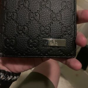 Authentic Gucci wallet perfect condition